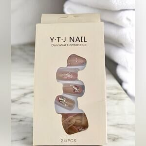 Press-On Nails 24pc Set $6 ea or 2 for $9 or 4 for $15 Mix & Match NEW